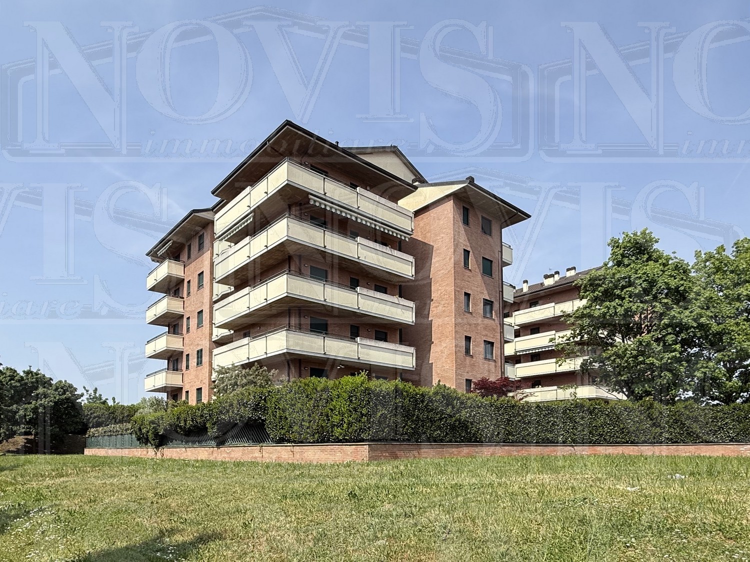TRE LOCALI CON BOX